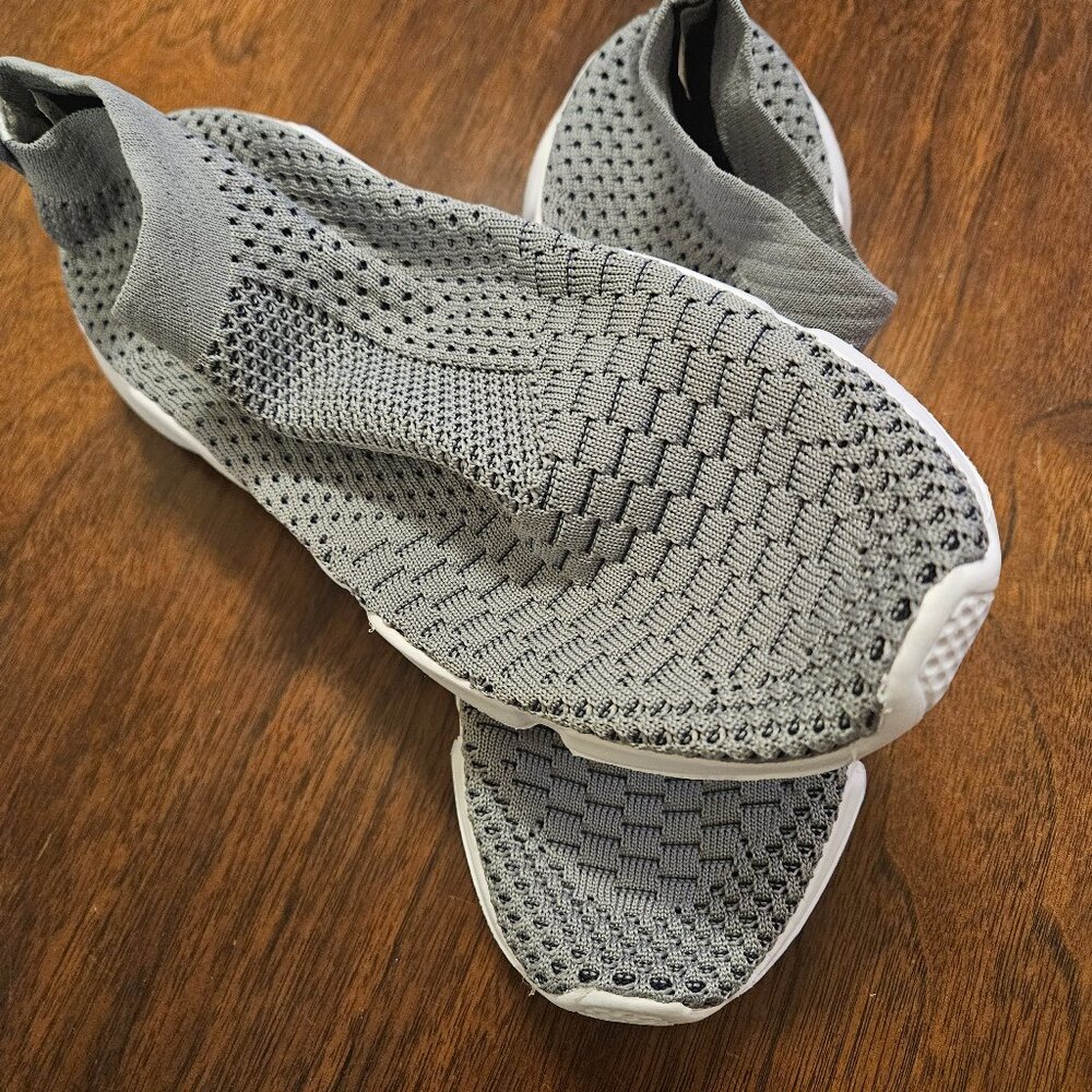 Kids Sneakers Size 5